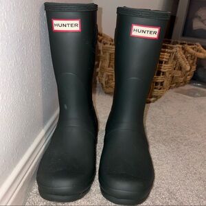 Hunter Boot Adjustable Short Boot with Green Back Strap and Silver Hardware